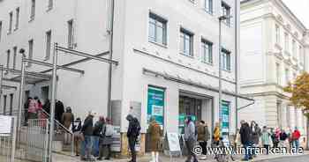 Bamberg: Gratis-Corona-Tests heute wieder eingef&uuml;hrt - lange Schlange vor Testzentrum