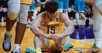 Lakers' Austin Reaves to miss time with hamstring strain - Los Angeles Times