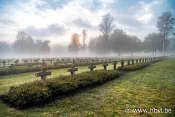 Fietsen langs een imposante begraafplaats met loden geschiedenis: “Hier liggen vooral tieners” - Het Belang van Limburg