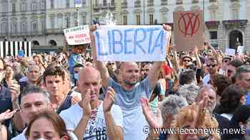 LECCO/PRESIDI E CORTEI NO VAX IN CENTRO FINCHÉ GLI EVENTI NATALIZI LO PERMETTERANNO - Lecconews