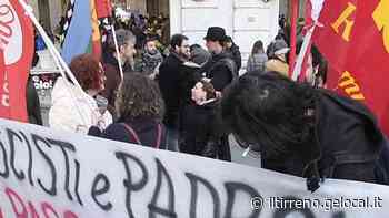 Manifestazioni, ecco dove sono vietate. Dal lunedì al venerdì solo "da fermo" - Il Tirreno