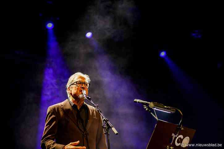 RECENSIE. The Colorist Orchestra met Howe Gelb in De Roma: vijftig tinten cool