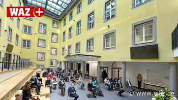 Stadt Witten gedenkt erstmals im neuen Rathausforum - Westdeutsche Allgemeine Zeitung