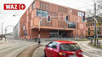 Witten: 19-Jähriger warf „aus Wut“ Dachziegel durch Fenster - Westdeutsche Allgemeine Zeitung