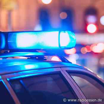 Schwerer Unfall in Essen: Raser kracht gegen Baum - Radio Essen