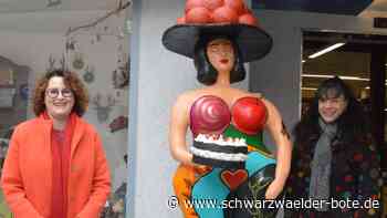 Kunst in Schramberg - Schwarzwälderin mit Torte grüßt künftig in der Innenstadt - Schwarzwälder Bote