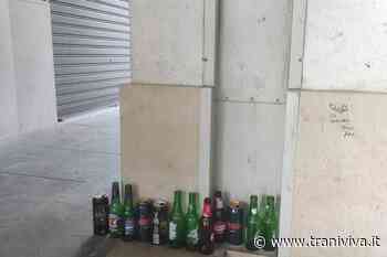 Bottiglie e sporcizia: l'ennesimo scempio del sabato sera in via Benedetto Croce - TraniViva