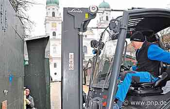 Christkindlmarkt wird aufgebaut - Passau - Passauer Neue Presse