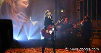 Taylor Swift sings the 10-minute 'All Too Well' on 'SNL' - Los Angeles Times
