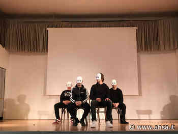 Teatro: in scena a Bari le storie di sei ragazzi a rischio - Agenzia ANSA