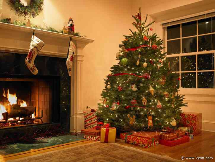 People who decorate for Christmas early are happier, study finds