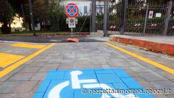 Modena. Monopattini e sosta disabili senza pass: 500 “furbetti”, ora multe raddoppiate - La Gazzetta di Modena