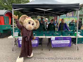 Gulliver's World guests donate food to Trussell Trust - Warrington Guardian