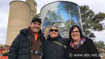 Silo art trail receives boost with work beginning on Rochester's third silo - ABC News