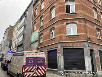 Bewoners springen uit raam bij woningbrand in Marollenwijk