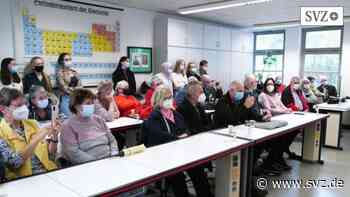 Parchim: „Goldenes“ Wiedersehen im Friedrich-Franz-Gymnasium | svz.de - svz – Schweriner Volkszeitung