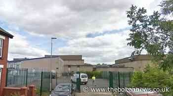 Students at Westhoughton High warned about dumping Covid masks - The Bolton News