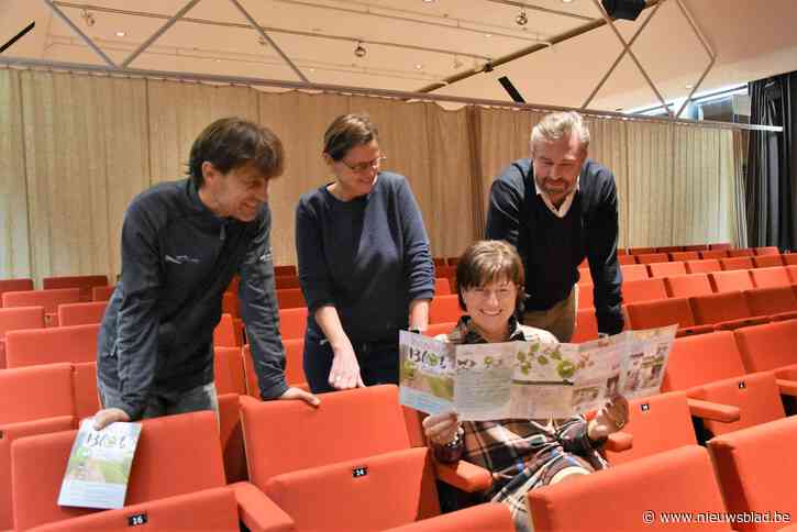 Mascotte promoot activiteiten in Sint-Lodewijk