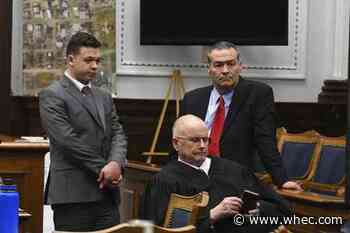 Judge dismisses weapons charge at Rittenhouse murder trial