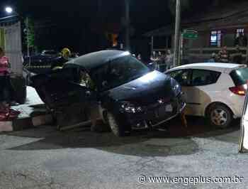 Acidente de trânsito resulta em duas pessoas feridas em Capivari de Baixo - Engeplus