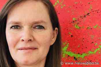 Voormalig binnenhuisarchitecte houdt eerste expo: “Tijdens het schilderen denk ik even aan niets”