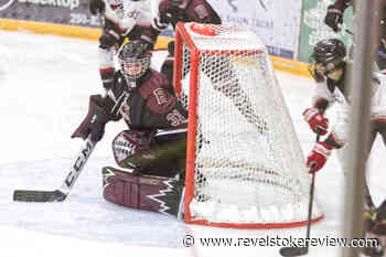 Grizzlies beat Osoyoos Coyotes – Revelstoke Review - Revelstoke Review