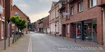 Autofahrer auf Bürgersteig: CDU fordert Poller vor Bären-Apotheke in Ascheberg | Ascheberg - Ruhr Nachrichten