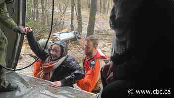 Helicopter rescue operation underway to lift hundreds of motorists trapped on B.C. highway