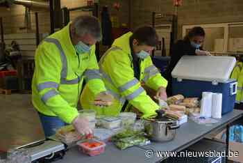 Medewerkers Ivarem getrakteerd en in de bloemetjes gezet tijdens Week van het afvalteam