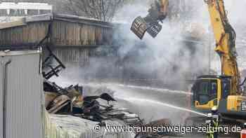 Bochumer Lagerhalle bei Großbrand zerstört