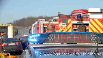 Fußgängerin stirbt nachdem sie von Lastwagen erfasst wird