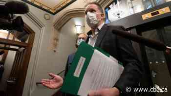 Government House leader defends clerk after critics accuse him of pro-Liberal partisanship