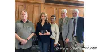 Texas Public Employees Association Recognizes Texas Senator For Her Contributions During The 87th Legislative Session