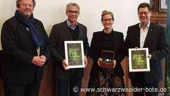 Ehrung zum Musikfestival - Carmela Konrad erhält gravierte Lehmann-Armbanduhr - Schwarzwälder Bote