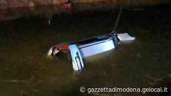 Soliera. Auto nel canale I passeggeri riescono a mettersi in salvo - Gazzetta di Modena