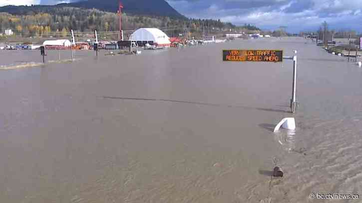 'Avoid all travel to Abbotsford': Extensive flooding in Fraser Valley, transportation ministry warns