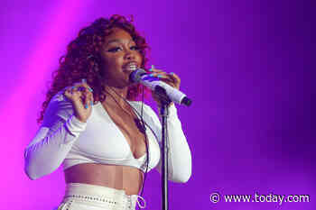 SZA halts concert after someone passes out, references Astroworld tragedy