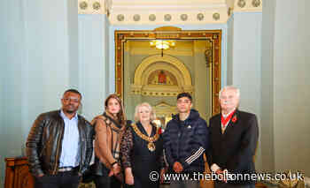 Boxer Abdul Khan meets Mayor of Bolton