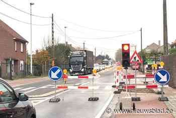 Verkeersellende aan werken nieuwe rotonde in Veldwezelt