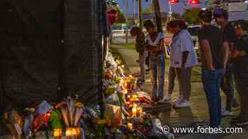 Lawsuit Seeks $750 Million From Travis Scott, Drake And Live Nation Over Astroworld Disaster - Forbes