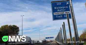 Plaatsing geluidspanelen aan E40 in Aalter veroorzaakt nog een tijdje hinder - VRT NWS