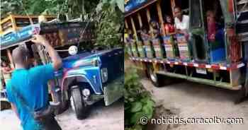 Conductores de chivas en Frontino, Antioquia, deben hacer peripecias por mal estado de vías - Noticias Caracol