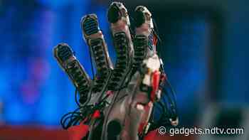 Meta Showcases Prototype Haptic Glove, Will Let Users Feel Objects in VR