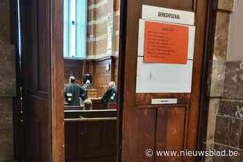 Vrouw wordt ‘ontvoerd’ voor huwelijksaanzoek maar loopt coronaboete op: “Ik wist niks af van een feestje”