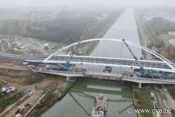 Afbraak oude kanaalbrug in zestal uur geflikt (Ranst) - Gazet van Antwerpen