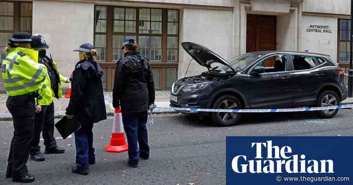 Car rented by police causes bomb scare after being parked at London event
