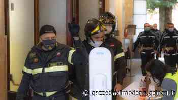 Modena. Allarme antincendio, università evacuata In Sant'Eufemia 200 ragazzi in strada - La Gazzetta di Modena