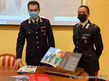 Cuneo, presentato il Calendario 2022 dei Carabinieri con le opere di Chia ei racconti di Lucarelli - IdeaWebTv
