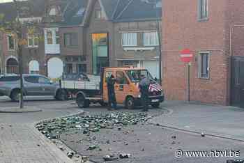 Weg in Munsterbilzen bezaaid met lege flessen (Bilzen) - Het Belang van Limburg