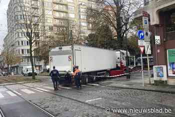 Fietser in kritieke toestand na mogelijk dodehoekongeval